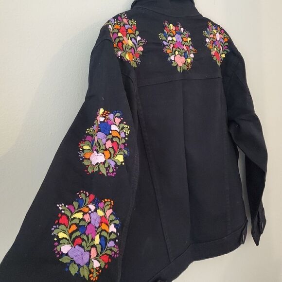 Women's Embroidered Denim Jacket Black Size Medium Western Art To Wear - Picture 3 of 9